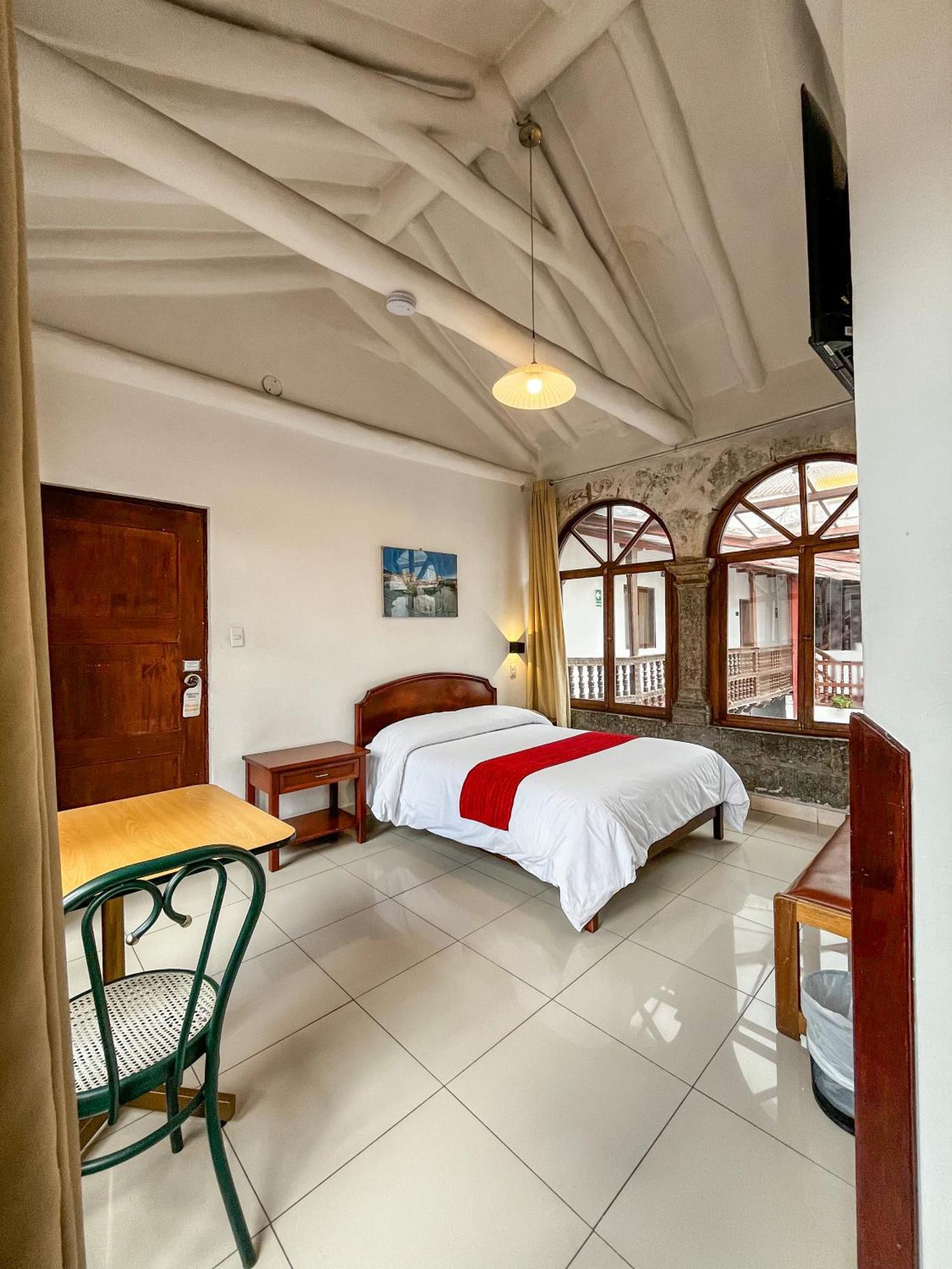Hotel Plaza Saphi